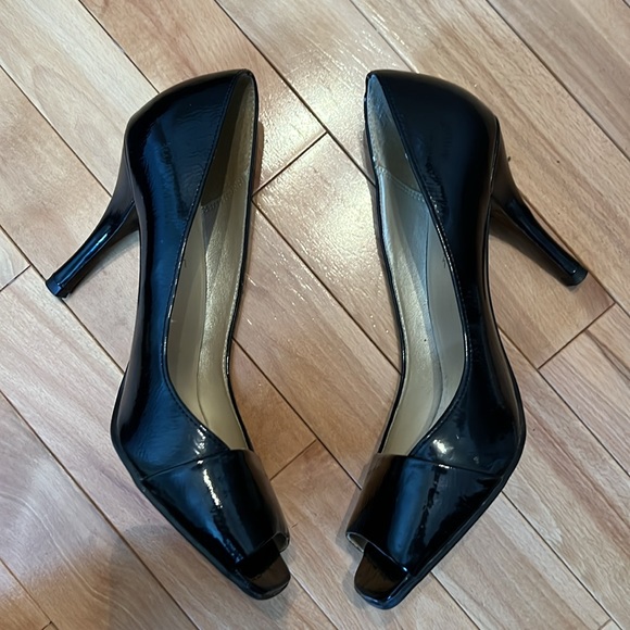 4/$20 Expression Size 9 Peep toe shoe - Picture 7 of 9
